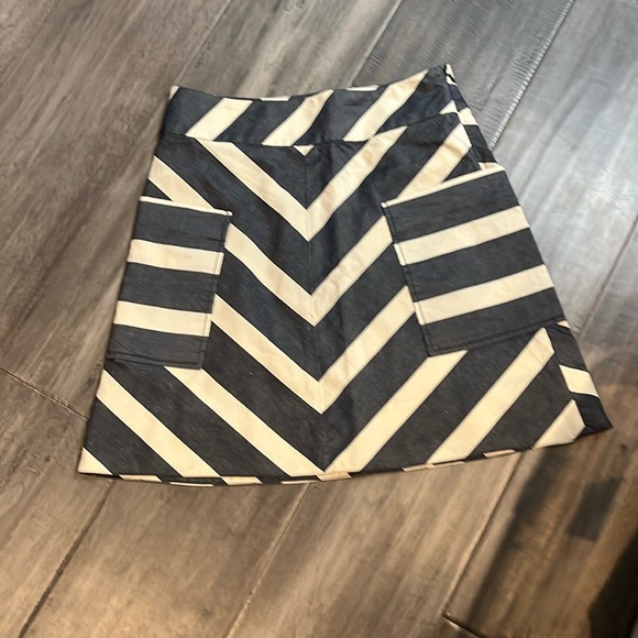 Anthropologie skirt with side zipper and side pockets size 00 - Picture 1 of 5